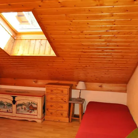 Cosy Avec Parking Proche Centre De - Fr-1-693-38 Appartement Châtel